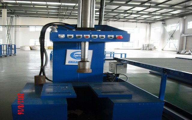 洗衣機(jī)內(nèi)膽擠出機(jī)